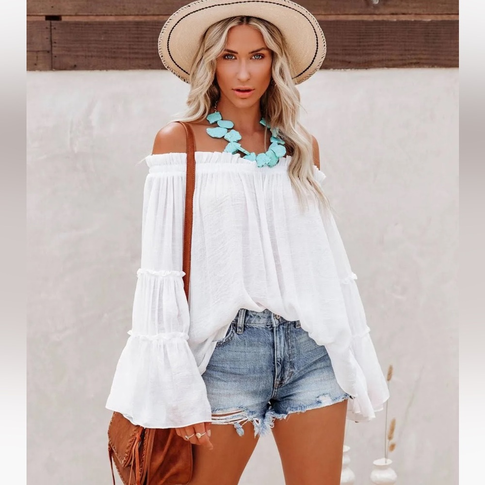 NWT Flawless (Vici) Trip Advisor Off the Shoulder White Top Size Medium.